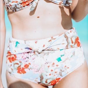 Yumi Kim Swim - Yumi Kim Floral Ruffle High Waisted Bikini Bottom Yumi Kim Swim - Yumi Kim Floral Ruffle High Waisted Bikini Bottom